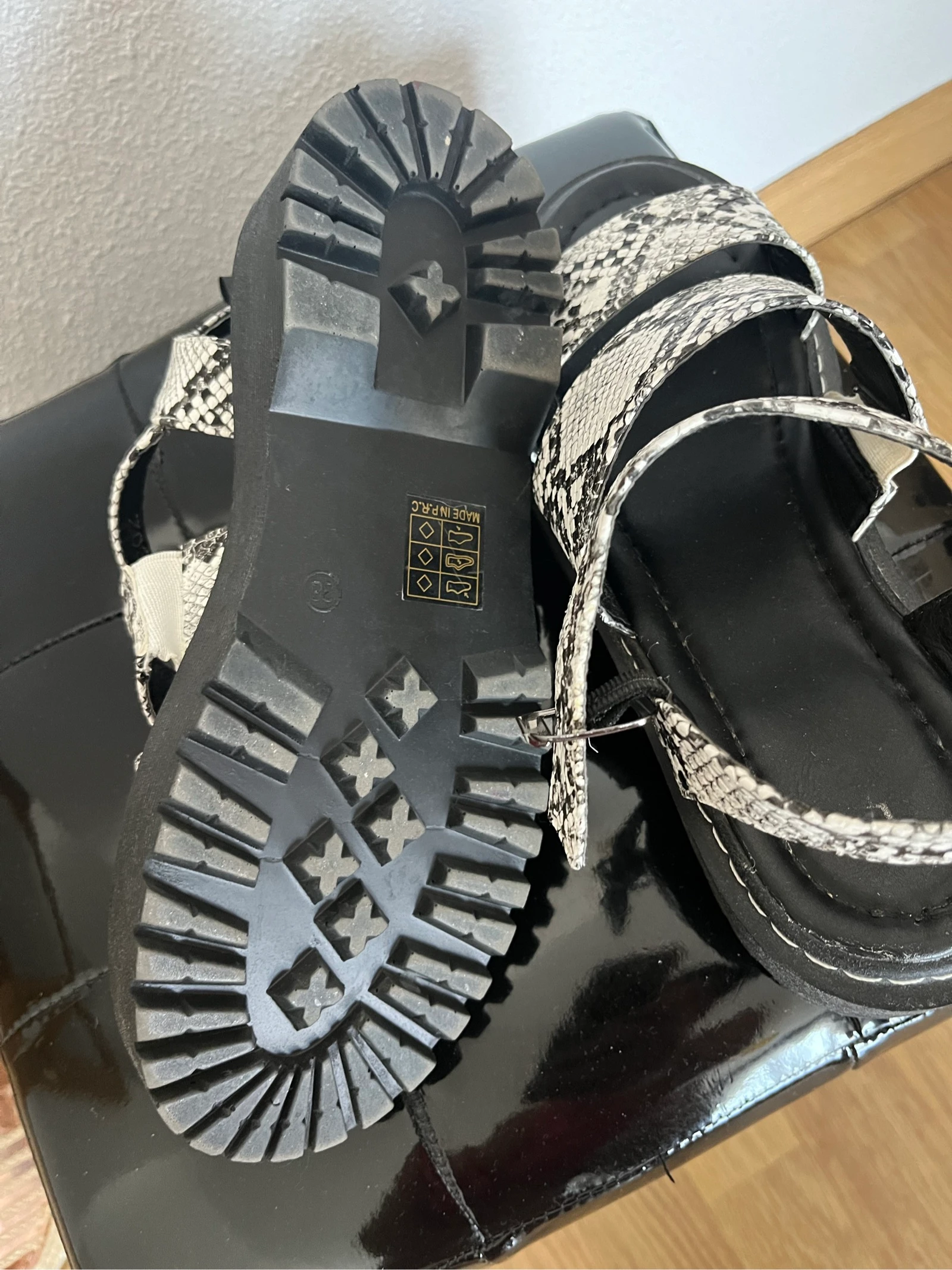 Women’s snake print platform sandals – photo 4